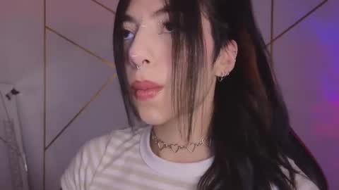 Snapshot of hollyxx_ chatting on 10-24-25, 03:08 holly online show from 10-24-25, 03:08