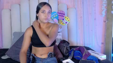 Hollyy online show from 04-24-26, 07:27