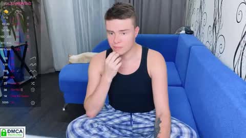 Snapshot of holy_eggs_00 chatting on 11-17-25, 05:19 holy_eggs_00 online show from 11-17-25, 05:19