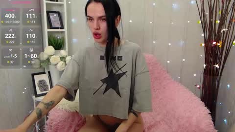 Snapshot of holy_girl_x chatting on 02-04-25, 01:34 Holy girl online show from 02-04-25, 01:34