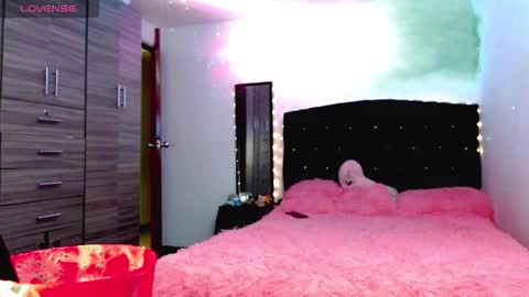 Juli online show from 11-26-25, 03:51