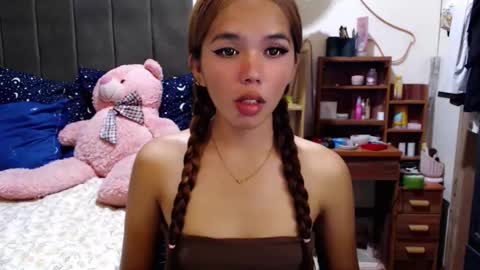 holy_molly1 online show from 03-16-26, 01:59