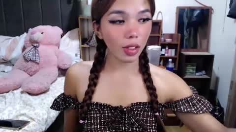 holy_molly1 online show from 05-02-26, 07:46