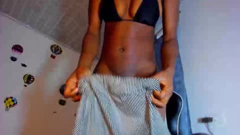 Snapshot of holy_sailt chatting on 12-17-24, 08:21 Holly online show from 12-17-24, 08:21