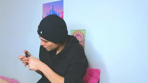      online show from 04-22-26, 07:22