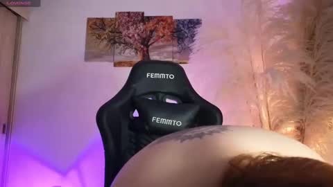 Snapshot of holybeauty_ chatting on 09-11-25, 01:28 Jam online show from 09-11-25, 01:28