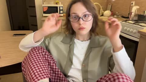 Snapshot of holydori chatting on 02-06-25, 10:43 dori not holy get my tg channel with link from description under last photo online show from 02-06-25, 10:43