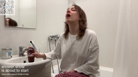 Snapshot of holydori chatting on 02-08-25, 03:31 dori not holy get my tg channel with link from description under last photo online show from 02-08-25, 03:31