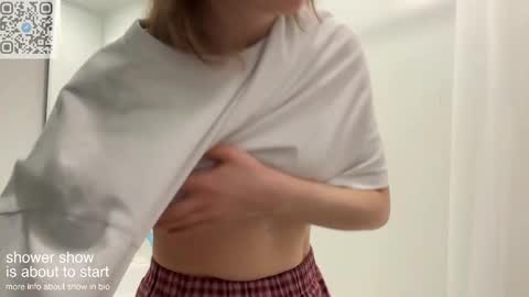 Snapshot of holydori chatting on 02-09-25, 01:46 dori not holy get my tg channel with link from description under last photo online show from 02-09-25, 01:46