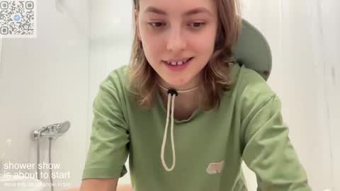 Snapshot of holydori chatting on 02-12-25, 04:00 dori not holy get my tg channel with link from description under last photo online show from 02-12-25, 04:00