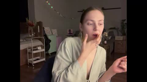 Snapshot of holydori chatting on 09-20-25, 07:26 dori not holy get my tg channel with link from description under last photo online show from 09-20-25, 07:26