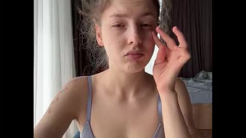 Snapshot of holydori chatting on 10-03-25, 09:28 dori not holy get my tg channel with link from description under last photo online show from 10-03-25, 09:28