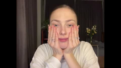 Snapshot of holydori chatting on 10-08-25, 07:44 dori not holy get my tg channel with link from description under last photo online show from 10-08-25, 07:44