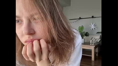 Snapshot of holydori chatting on 10-31-25, 06:14 dori not holy get my tg channel with link from description under last photo online show from 10-31-25, 06:14