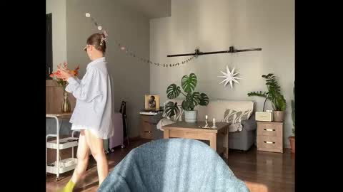 Snapshot of holydori chatting on 11-16-25, 09:15 dori not holy get my tg channel with link from description under last photo online show from 11-16-25, 09:15