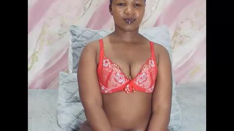Snapshot of holyhoneydoll chatting on 05-24-26, 02:55 holyhoneydoll online show from 05-24-26, 02:55