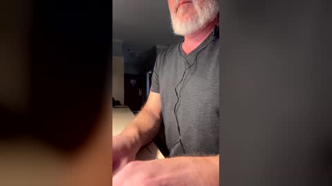 Snapshot of holymoses8 chatting on 12-15-25, 03:22 holymoses8 online show from 12-15-25, 03:22