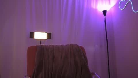 Snapshot of honeeeey_ chatting on 11-20-25, 10:20 honeeeey_ online show from 11-20-25, 10:20