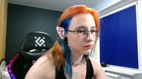 Snapshot of honelin chatting on 12-16-24, 07:10 Honelints boyblonde hair AsterMIntfemboybrown hair online show from 12-16-24, 07:10