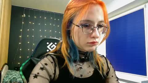 Snapshot of honelin chatting on 12-26-24, 11:32 Honelints boyblonde hair AsterMIntfemboybrown hair online show from 12-26-24, 11:32