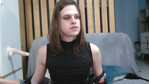 Snapshot of honelin chatting on 01-09-25, 11:34 Honelints boyblonde hair AsterMIntfemboybrown hair online show from 01-09-25, 11:34