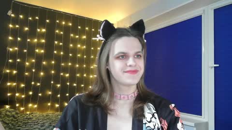 Snapshot of honelin chatting on 01-14-25, 03:36 Honelints boyblonde hair AsterMIntfemboybrown hair online show from 01-14-25, 03:36
