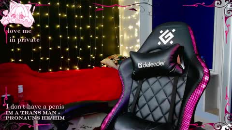 Snapshot of honelin chatting on 03-03-25, 04:35 Honelints boyblonde hair AsterMIntfemboybrown hair online show from 03-03-25, 04:35