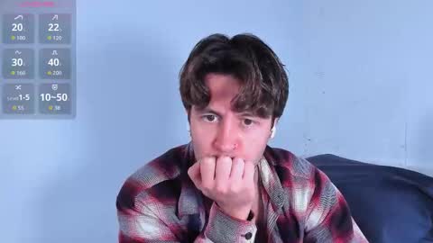 Snapshot of honestandrew chatting on 11-30-25, 10:19 Andrew online show from 11-30-25, 10:19