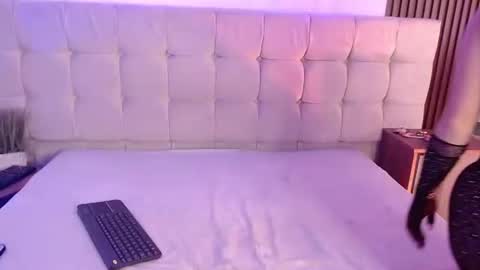 honey_as online show from 07-25-26, 08:50