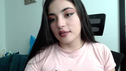 Snapshot of honey_aynur chatting on 12-03-24, 07:33 Honey Aynu online show from 12-03-24, 07:33