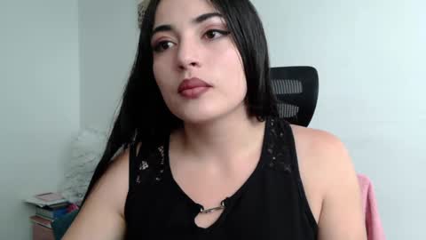Snapshot of honey_aynur chatting on 12-28-24, 08:25 Honey Aynu online show from 12-28-24, 08:25