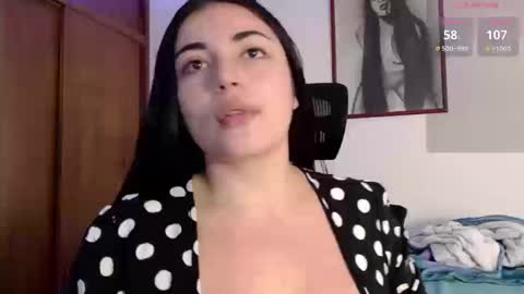 Snapshot of honey_aynur chatting on 09-17-25, 08:10 Honey Aynu online show from 09-17-25, 08:10