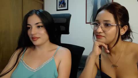 Snapshot of honey_aynur chatting on 02-17-26, 06:36 Honey Aynu online show from 02-17-26, 06:36