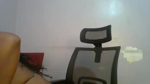 Snapshot of honey_beb chatting on 05-19-26, 09:15 honey_beb online show from 05-19-26, 09:15