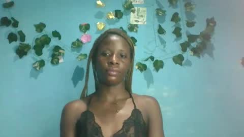 Snapshot of honey_bug2 chatting on 10-01-25, 07:09 Queen online show from 10-01-25, 07:09