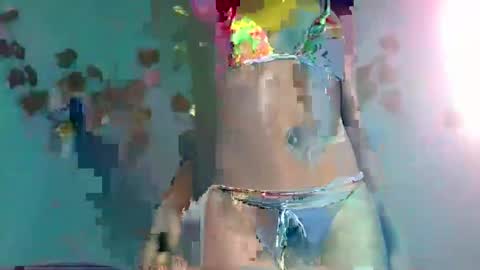 Queen online show from 11-09-25, 01:37