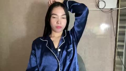 honey_cake623321 online show from 05-07-26, 11:59