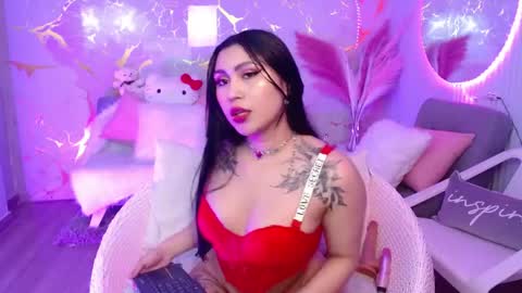 honey_doll_x online show from 04-15-26, 04:08
