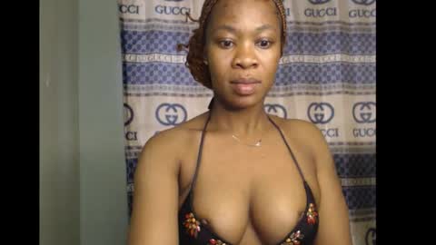 Snapshot of honey_dollxx chatting on 10-12-25, 09:08 Flora online show from 10-12-25, 09:08