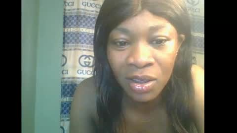 Snapshot of honey_dollxx chatting on 11-18-25, 09:03 Flora online show from 11-18-25, 09:03