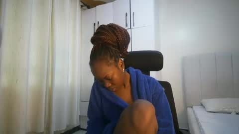 Snapshot of honey_drop1 chatting on 04-26-26, 07:28 honey drop online show from 04-26-26, 07:28