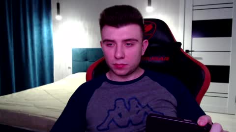 Snapshot of honey_furry chatting on 12-16-24, 10:45 Wolfy online show from 12-16-24, 10:45