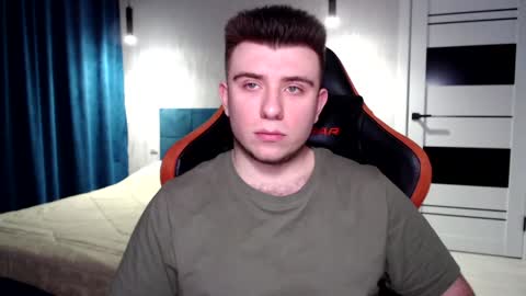 Snapshot of honey_furry chatting on 12-20-24, 03:31 Wolfy online show from 12-20-24, 03:31