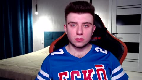 Snapshot of honey_furry chatting on 12-21-24, 07:27 Wolfy online show from 12-21-24, 07:27