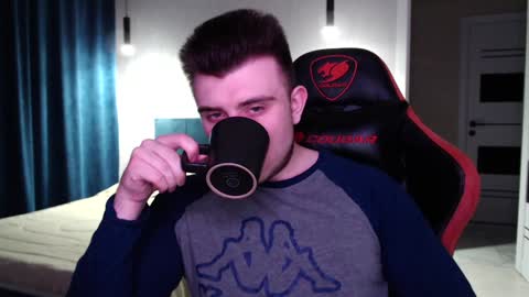 Snapshot of honey_furry chatting on 12-22-24, 05:21 Wolfy online show from 12-22-24, 05:21