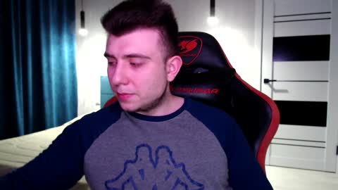 Snapshot of honey_furry chatting on 12-22-24, 08:25 Wolfy online show from 12-22-24, 08:25