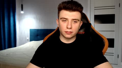 Snapshot of honey_furry chatting on 12-26-24, 05:30 Wolfy online show from 12-26-24, 05:30