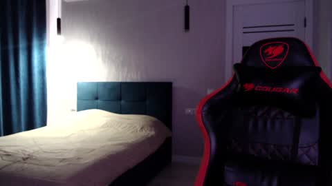 Snapshot of honey_furry chatting on 01-14-25, 09:13 Wolfy online show from 01-14-25, 09:13