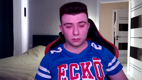 Snapshot of honey_furry chatting on 01-15-25, 10:27 Wolfy online show from 01-15-25, 10:27