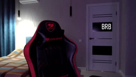 Snapshot of honey_furry chatting on 02-18-25, 09:09 Wolfy online show from 02-18-25, 09:09